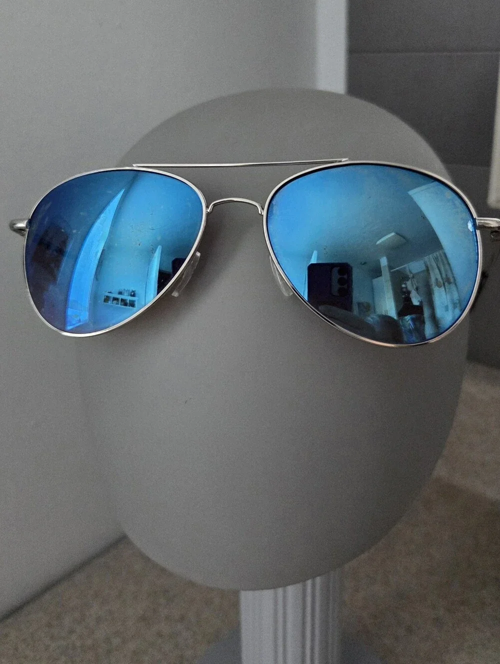 Amazon Essentials classic aviator